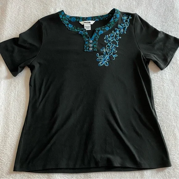 FLORAL PRINTED SHORTSLEEVED TOP - Picture 2 of 3